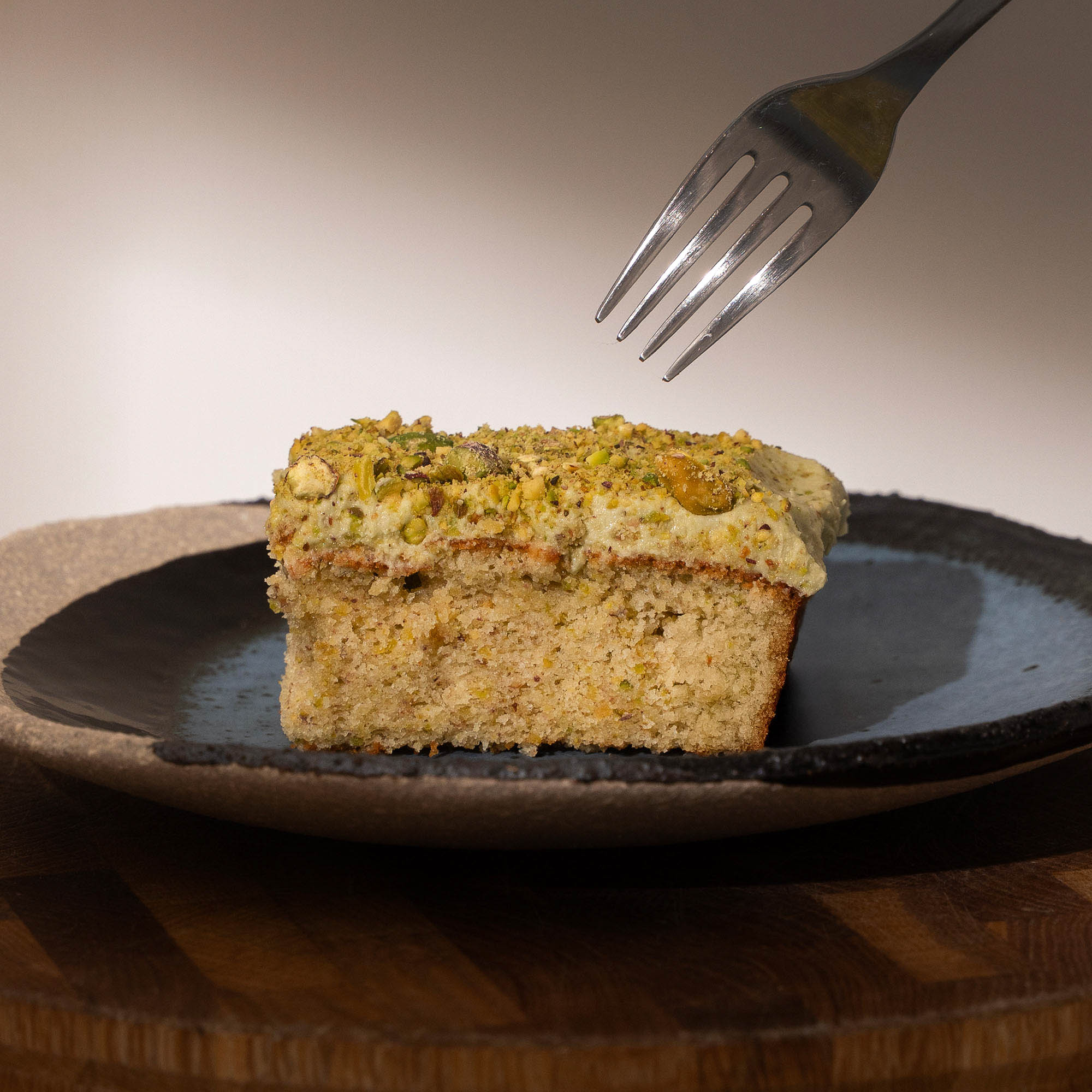 Pistachio Traybake