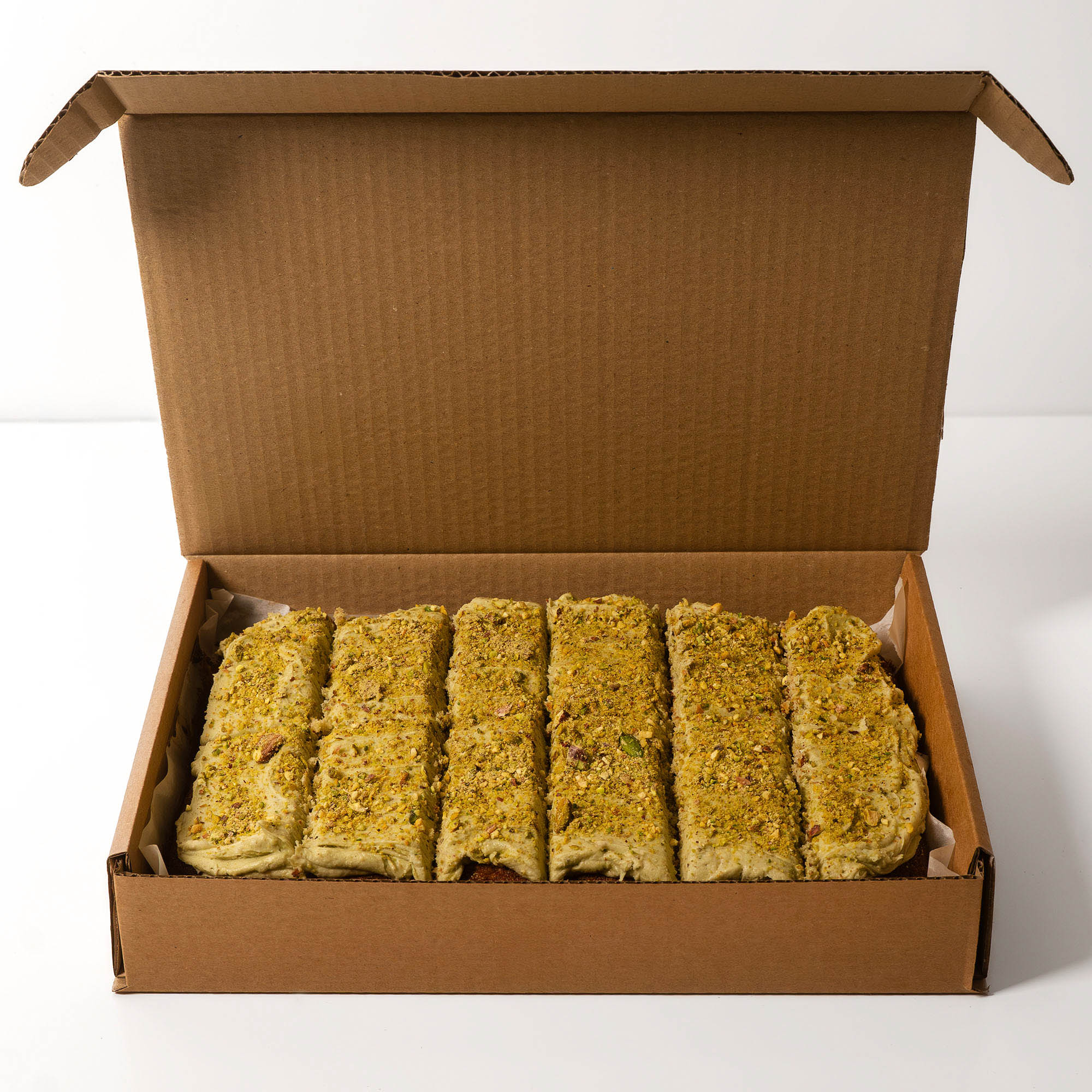 Pistachio Traybake