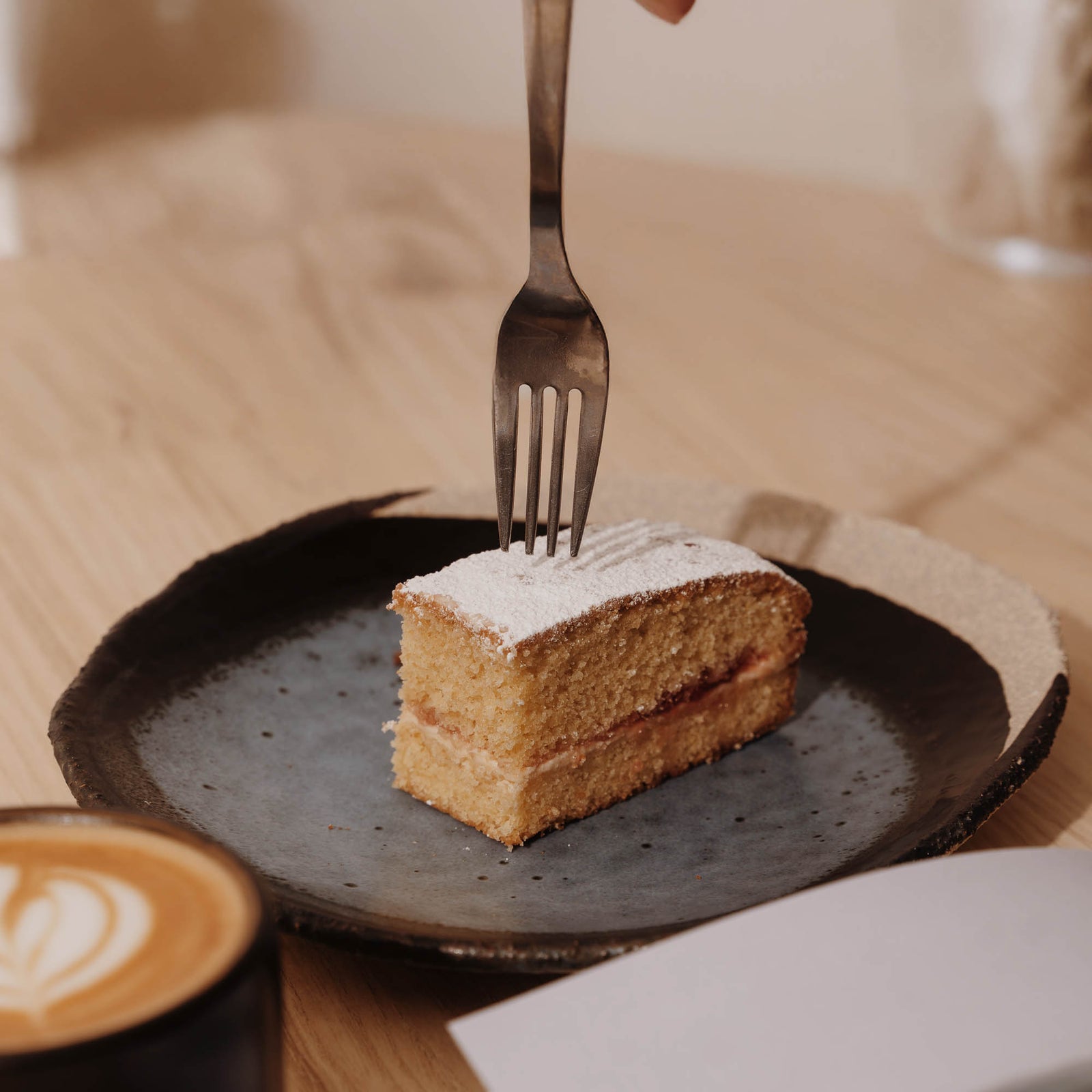 Victoria Sponge Slices