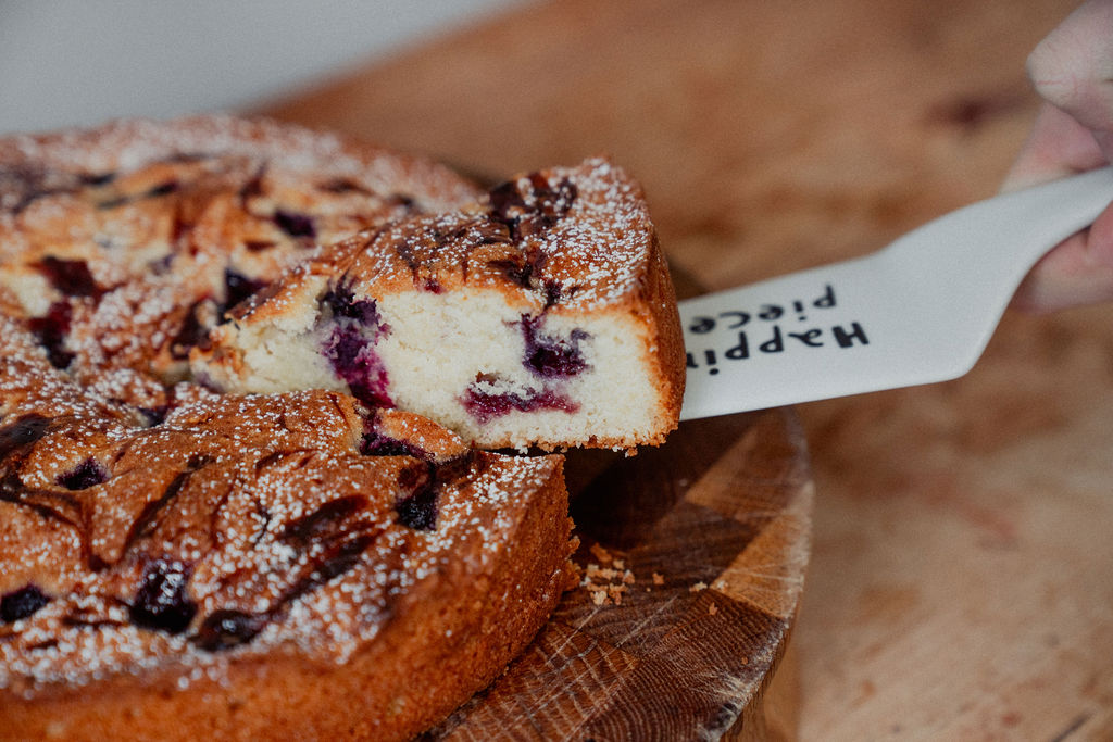 Almond and Raspberry Cake